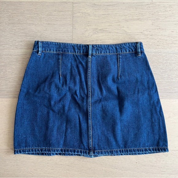 Women’s button front jean skirt - EUC - size medium - Picture 3 of 3